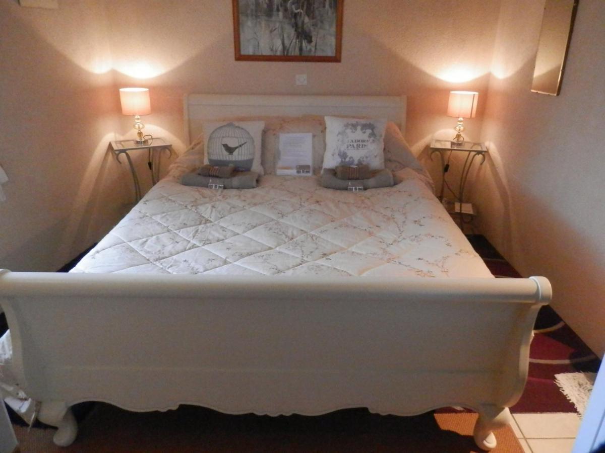 La Petite Cretouffiere - Naturiste Accommodation - Adult Only Colombiers-du-Plessis Exterior foto