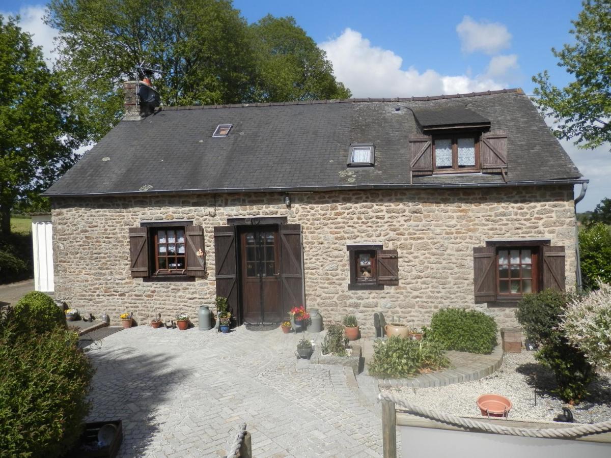 La Petite Cretouffiere - Naturiste Accommodation - Adult Only Colombiers-du-Plessis Exterior foto